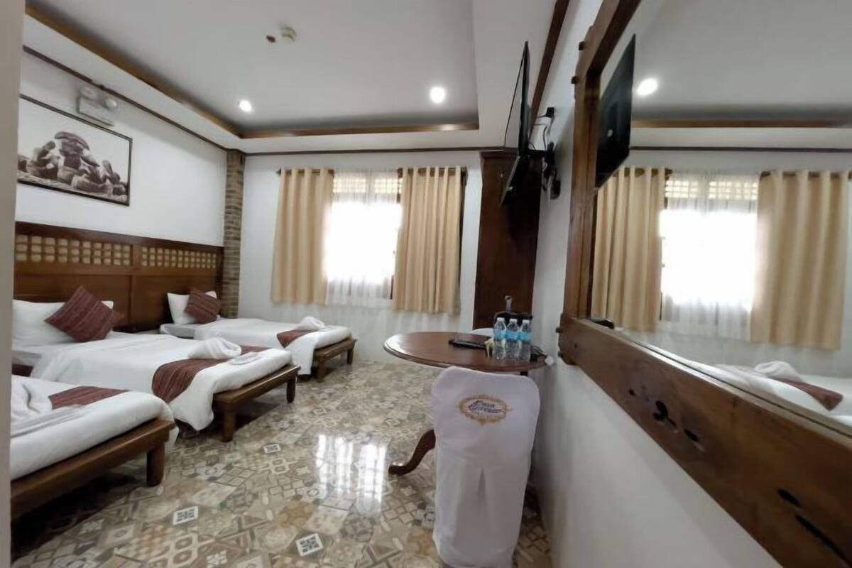 Desk, free WiFi, bed sheets
