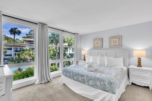 2 chambres, fer et planche à repasser, lit de bébé portatif