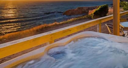 Stunning  by OceanviewHotTubs Tesla Charging Oceanfront! Shelter Cove