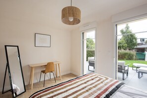 4 Schlafzimmer, Bügeleisen/Bügelbrett, kostenloses WLAN