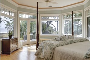 5 Schlafzimmer, Schreibtisch, Bügeleisen/Bügelbrett, kostenloses WLAN