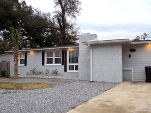 Exterior - A Poolside Paradise Escape (Pensacola)
