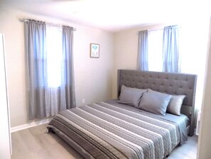 3 bedrooms, iron/ironing board, free WiFi, bed sheets - A Pensacola Poolside Paradise Minutes From Downtown! (Pensacola)