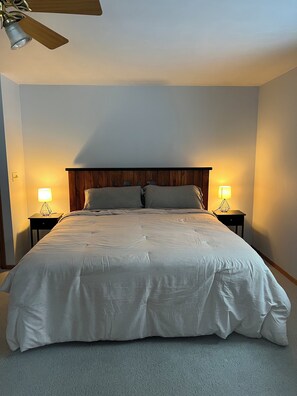 4 bedrooms, iron/ironing board, WiFi, bed sheets