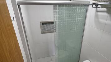 Standard Room | Bathroom