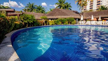 4 ๊ฐ์ ์ค๋ด ์์์ฅ, 07:00 ~ 22:00 ์คํ, ์์์ฅ ํ๋ผ์, ์์ค ๋ด ์ธ๋ช
๊ตฌ์กฐ์