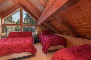 3 bedrooms, iron/ironing board, internet, bed sheets