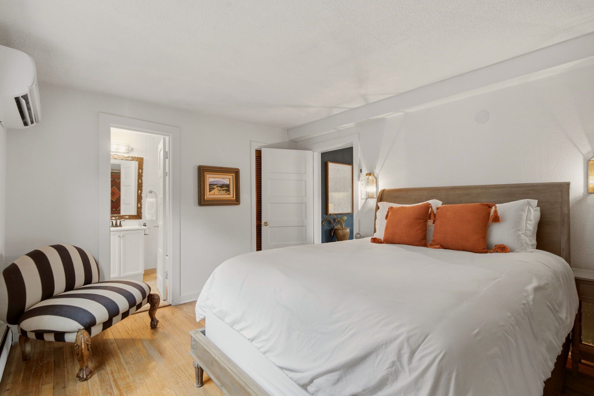 1 bedroom, iron/ironing board, travel crib, WiFi