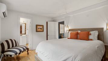 1 bedroom, iron/ironing board, travel crib, WiFi