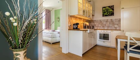 Apartment Lara | Bếp riêng | Tủ lạnh, lò nướng, bếp nấu, máy rửa bát