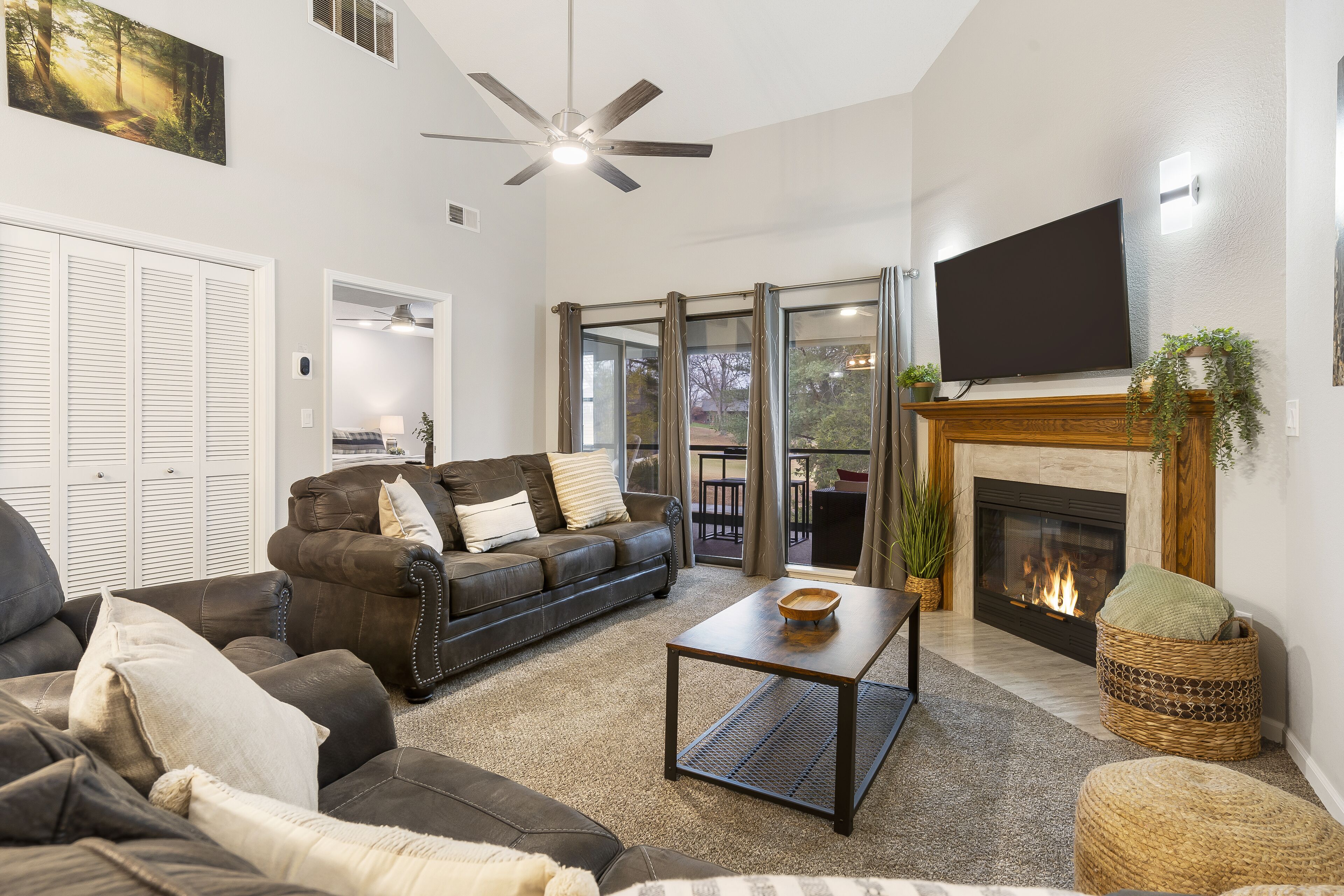3 BDR Pointe Royale Condo on Golf Course! Pools, Tennis Courts, and More!