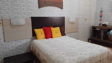 2 dormitorios, tabla de planchar con plancha, wifi gratis y ropa de cama