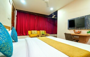 Deluxe Double Room | In-room safe, desk, free WiFi, bed sheets - HOTEL THE GRAND TARA (Indore)