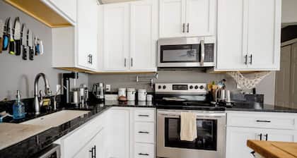 Family Friendly Home in walking district, 5 minutes from beach