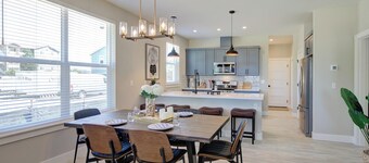 Amongst the Waves - Oyhut Bay Seaside Village