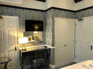 1 bedroom, desk, iron/ironing board, free WiFi