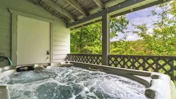 Bain à remous extérieur