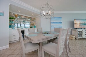 Condo, 3 habitaciones | Restaurantes
