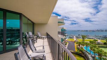 Condo, 3 Bedrooms | Property grounds