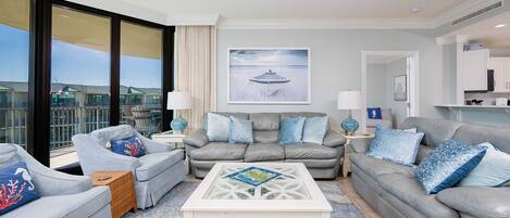 Condo, 3 Bedrooms | Living area