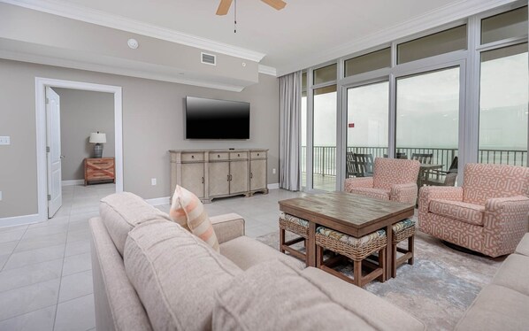 Condo, 3 chambres | Aire de séjour | Lecteur de DVD