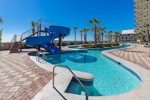 Condo, 3 chambres | Piscine | Piscine intérieure, piscine extérieure