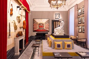 Lobby-Lounge