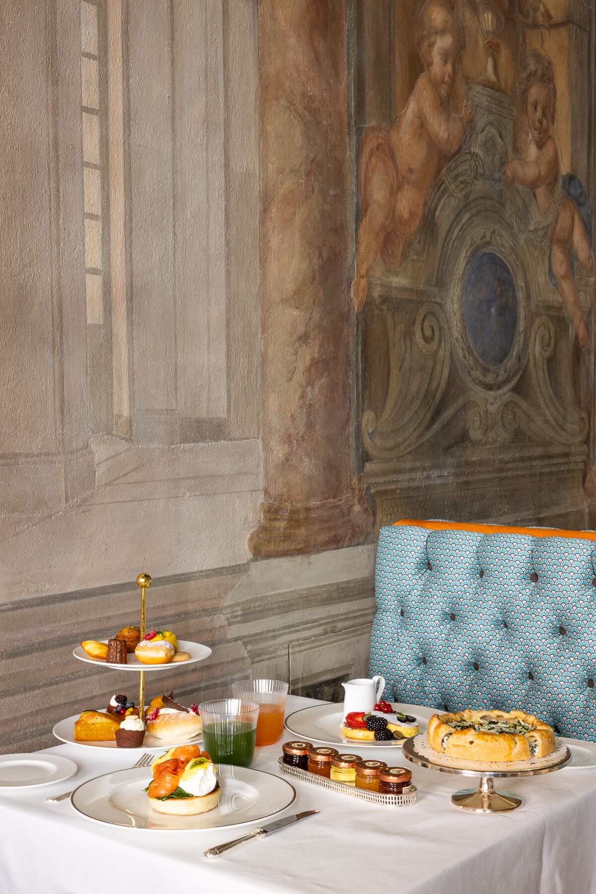 Tägliches inbegriffenes kontinentales Frühstück