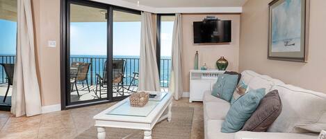 Appartement, 3 slaapkamers | Woonruimte | Een dvd-speler