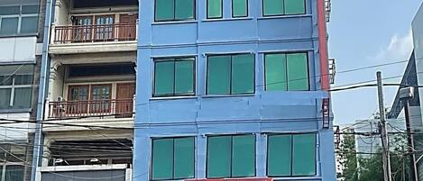 Ruokailu omassa huoneessa