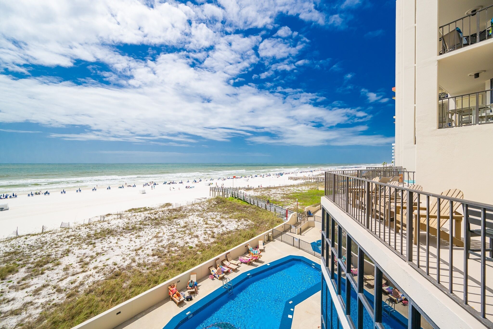 Condo, 3 Bedrooms | Kolam renang | Kolam renang tertutup, kolam renang terbuka 