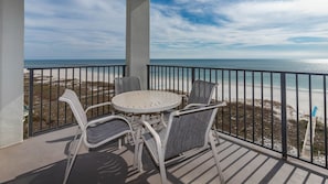 Condo, 1 Bedroom | Property grounds