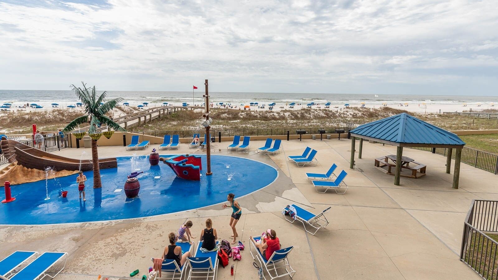 Appartement, 3 slaapkamers | Zwembad | Een binnenzwembad, een buitenzwembad