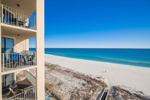 Condo, 3 habitaciones | Playa | En la playa 