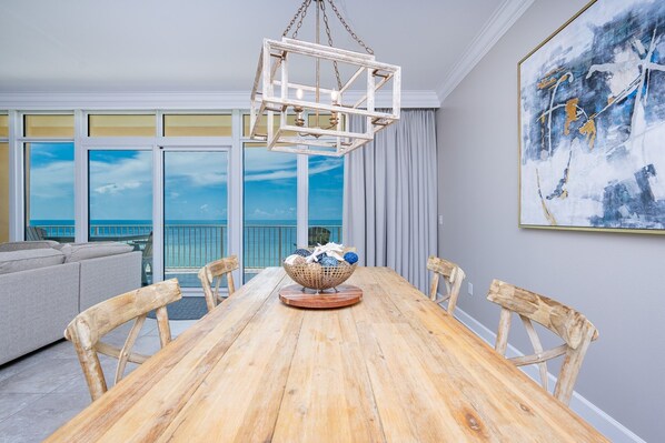 Condo, 2 Bedrooms | Dining