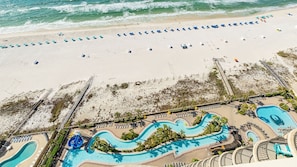 Condo, 3 habitaciones | Playa | En la playa 