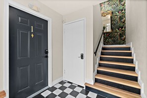 Lobby - Lora Square (Indian Harbour Beach)