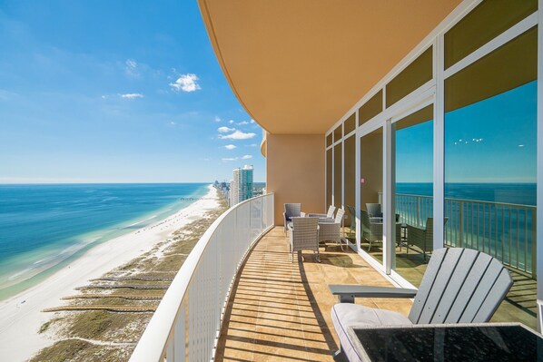 Condo, 2 Bedrooms | Property grounds