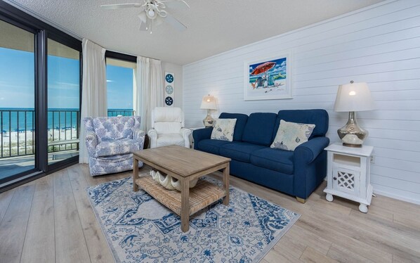 Condo, 2 Bedrooms | Living area