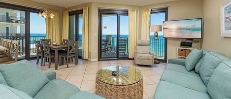 Condo, 3 Bedrooms | Living area