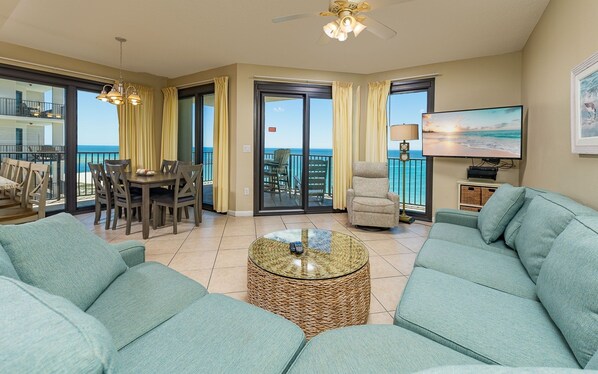 Condo, 3 Bedrooms | Living area