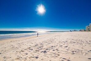 Appart'hôtel, 3 chambres | Plage