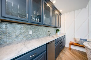 Condo, 2 Bedrooms | Interior