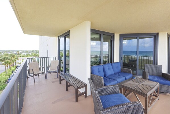 Condo, 3 Bedrooms | Property grounds