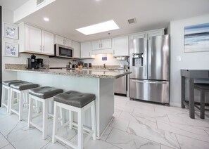 Condo, 3 Bedrooms | Private kitchen | Fridge, oven, coffee/tea maker - Phoenix Vii 7401 3 Bedroom Condo (Orange Beach)