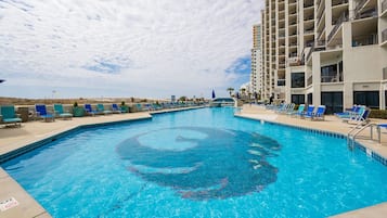 Condo, 3 quartos | Piscina | Piscina interna, piscina externa