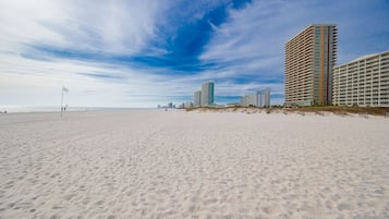 Condo, 1 habitación | Playa | En la playa