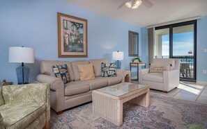 Living area - Phoenix Vi 6407 1 Bedroom Condo (Orange Beach)
