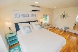 2 bedrooms, desk, iron/ironing board, travel cot