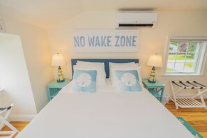 2 Schlafzimmer, Schreibtisch, Bügeleisen/Bügelbrett, Reisekinderbett